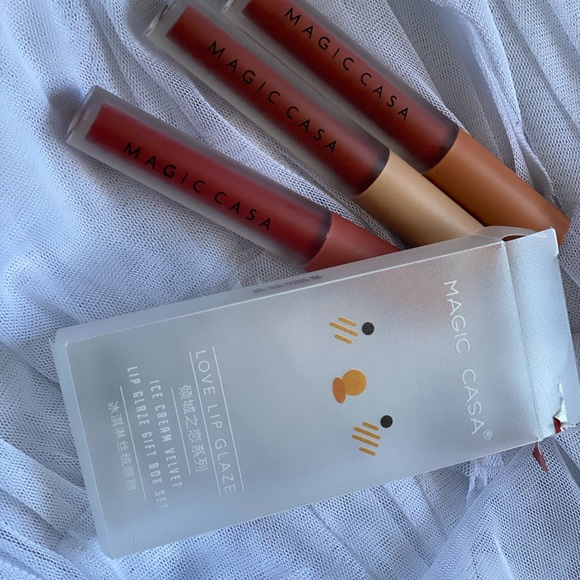 Lipstick - Picture 7 of 7